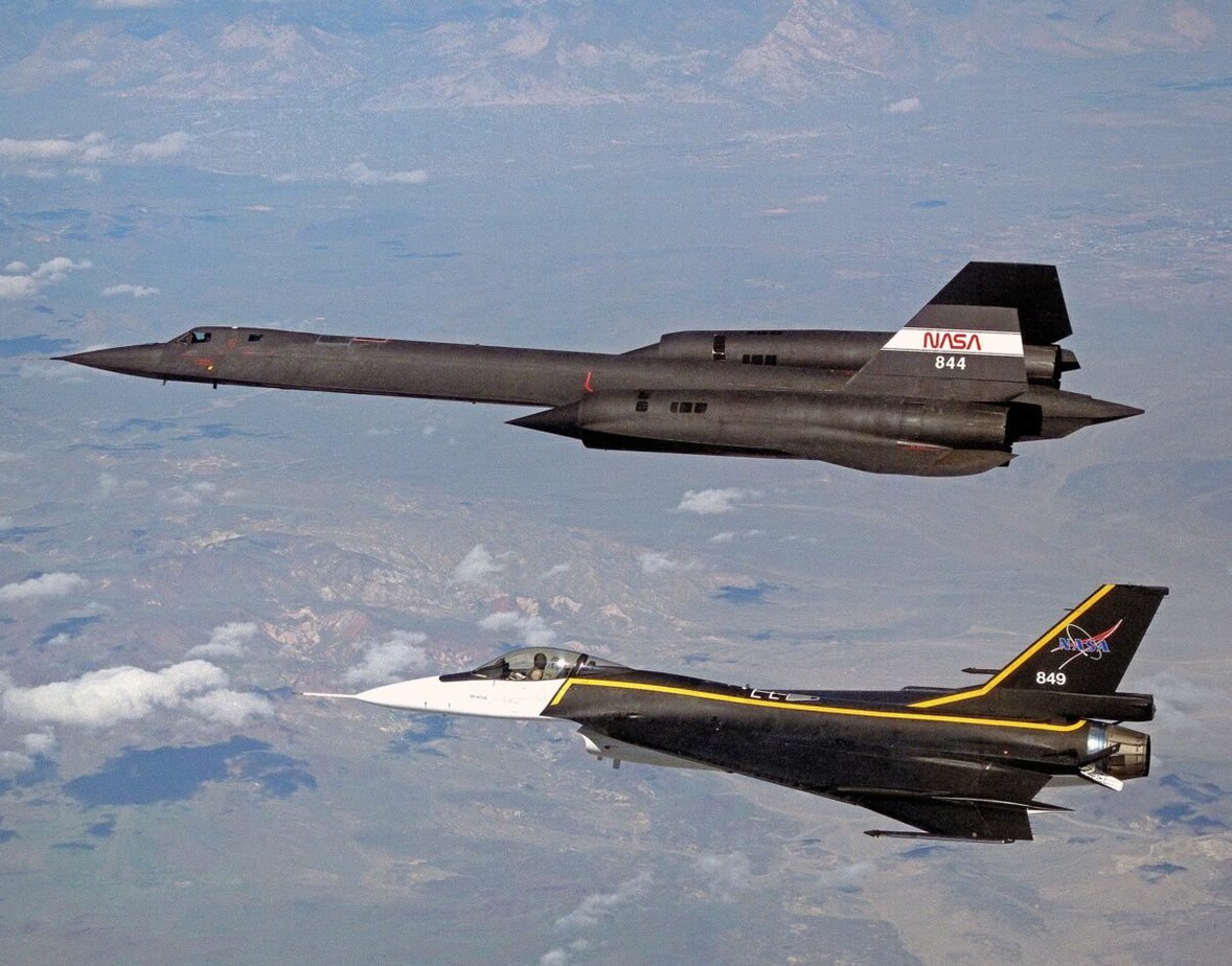 SR-71 and F-16