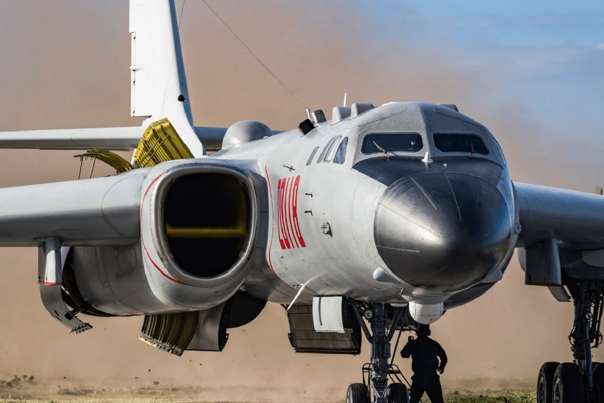 borroso Completamente seco Chillido Meet China's H-6 Bomber: Built with Russian DNA - 19FortyFive