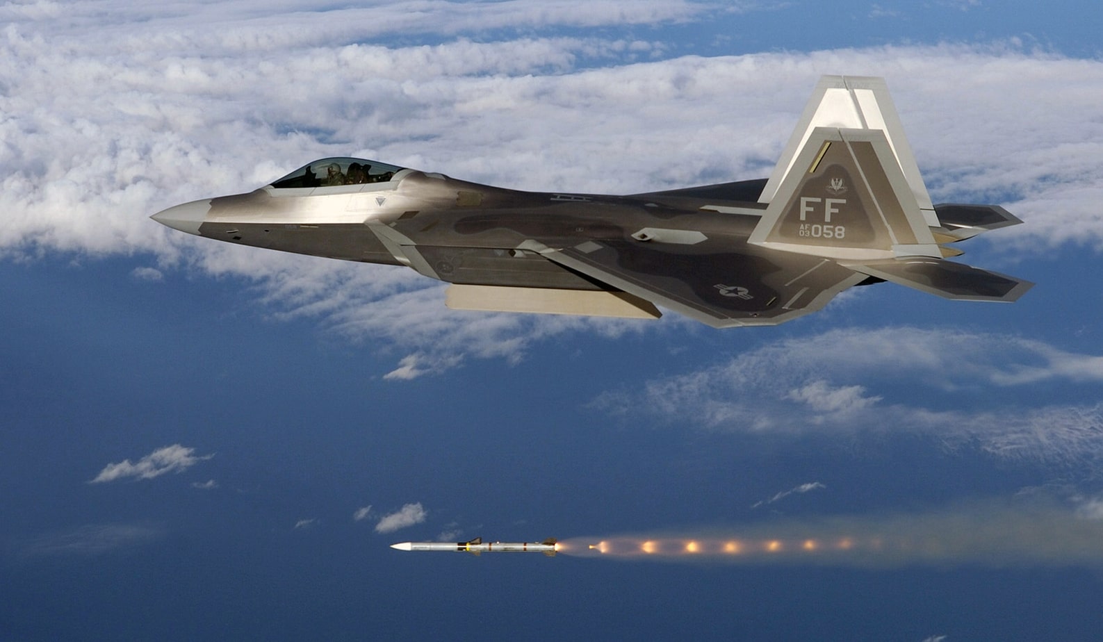 F-22 Raptor Firing Sidewinder