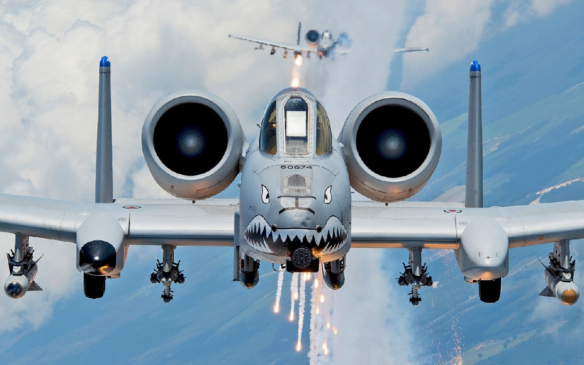 After Program: The A-10 Warthog's cannon is capable of fігіпɡ 3,900 ...