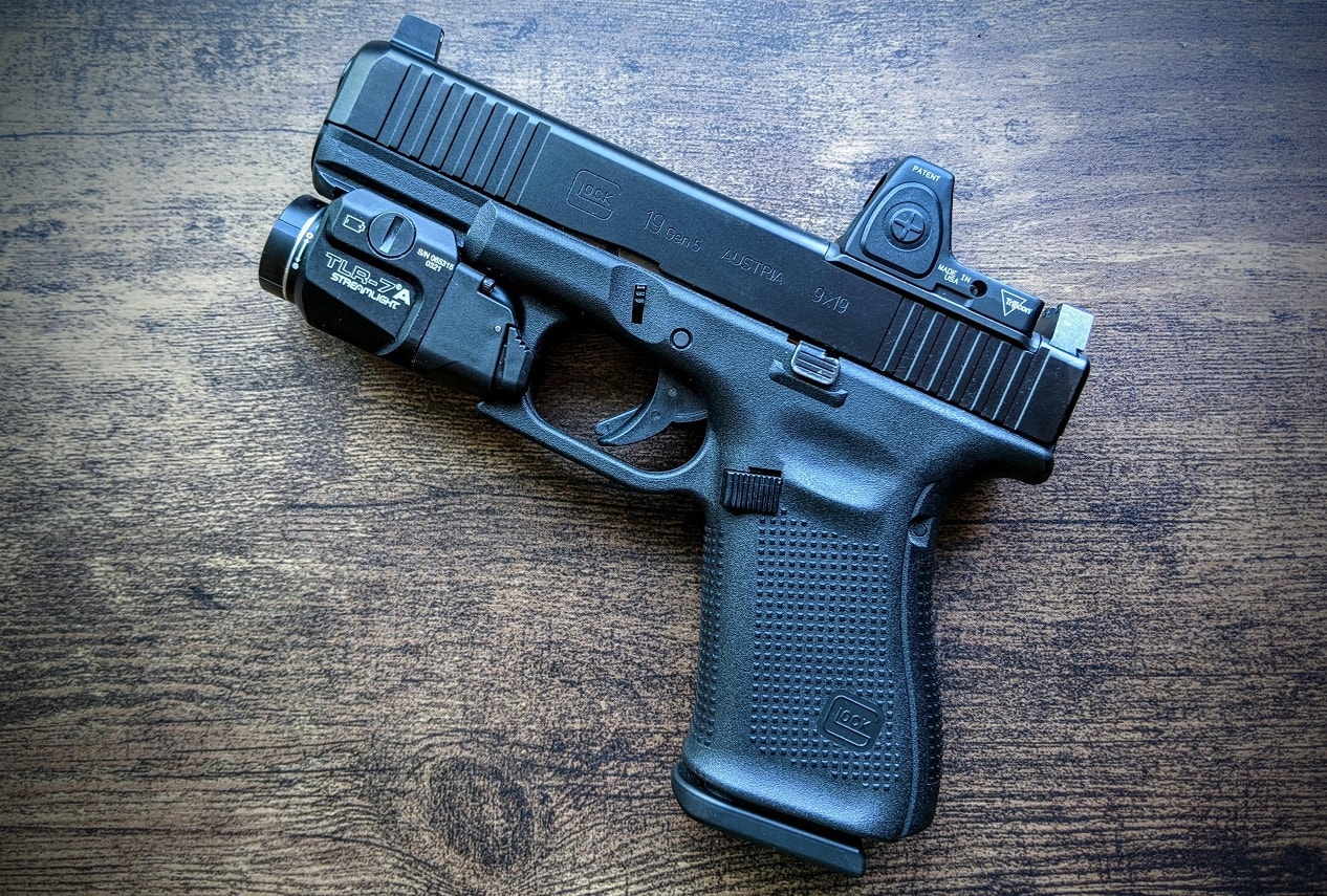 Glock 19. Image Credit: Creative Commons.