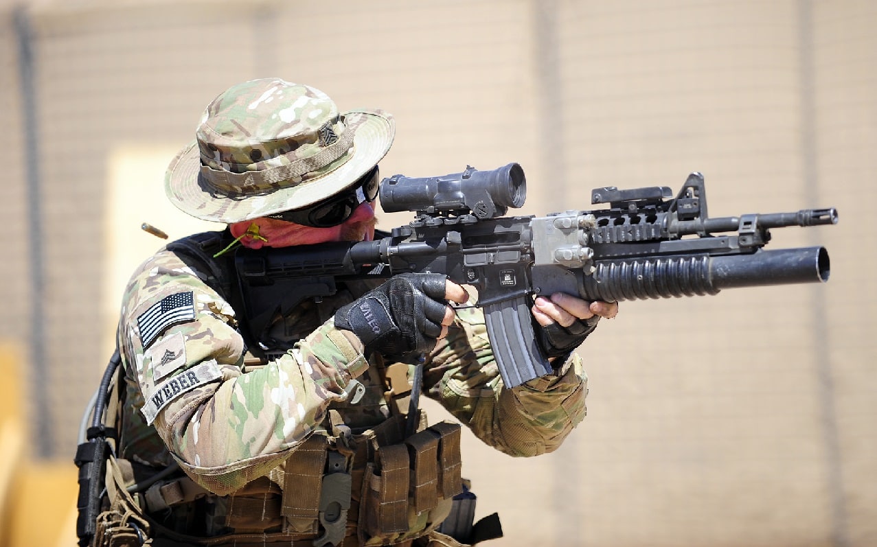 m16 m203 grenade launcher