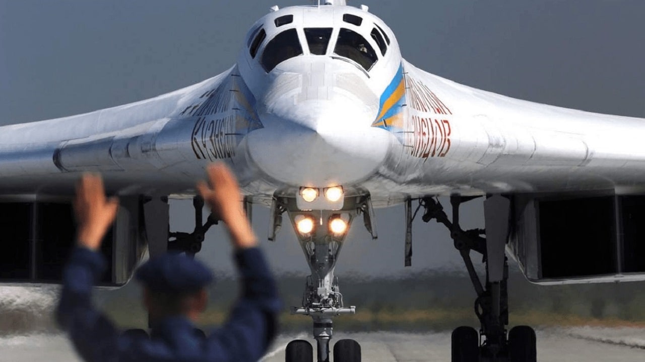 Russian Tu-160 bomber. Image Credit - Creative Commons.