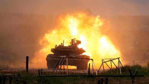 Russian tank firing. Image Credit: Creative Commons.