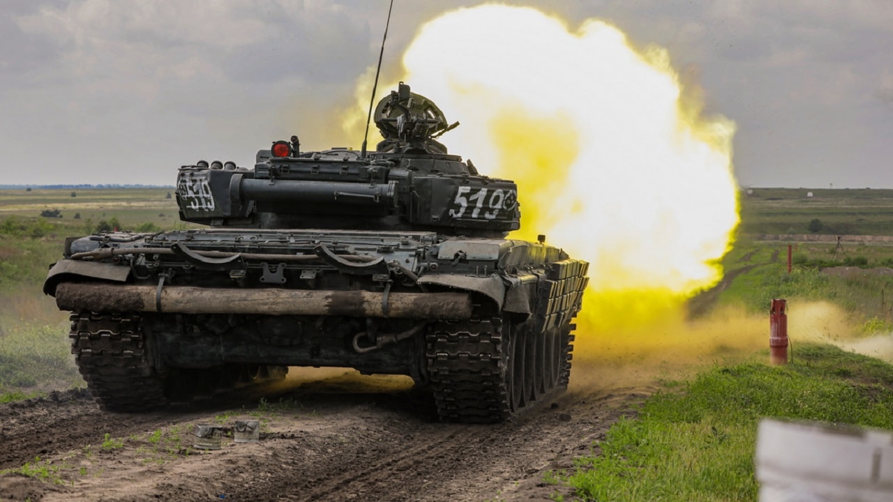 Russian Army tank firing. Image Credit: Creative Commons.