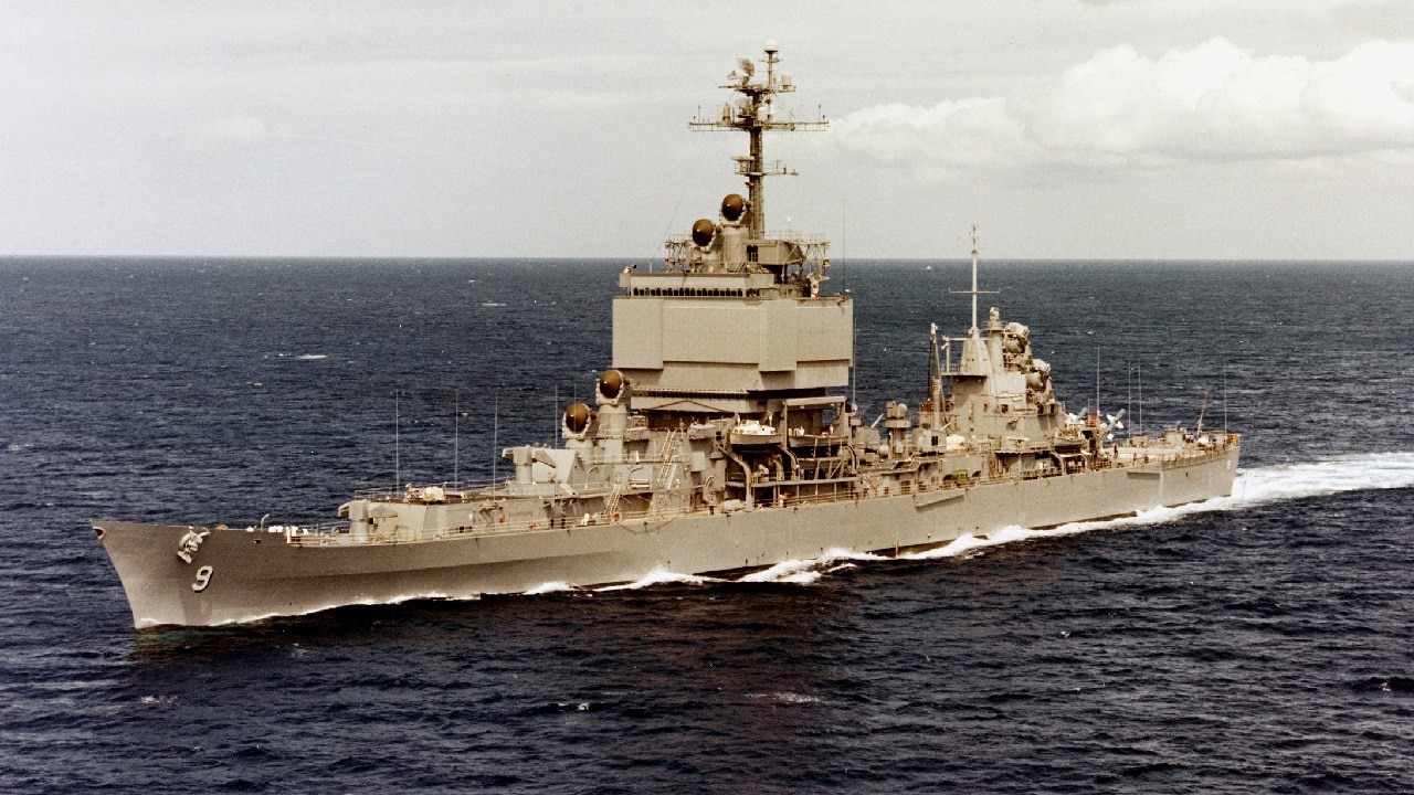 The U.S. Navy guided missile cruiser USS Long Beach (CGN-9) underway off Oahu, Hawaii (USA), 9 May 1973. Image Credit: Creative Commons.