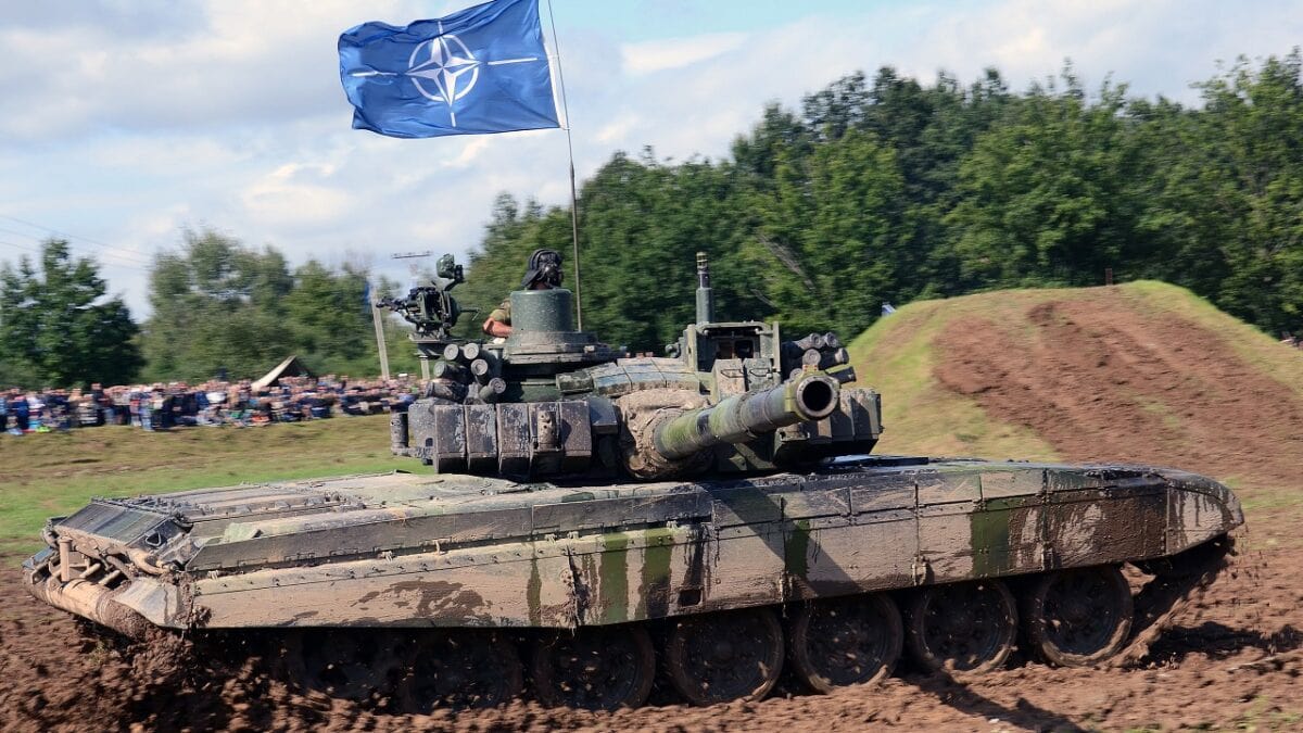 Ukraine Tanks NATO T-72