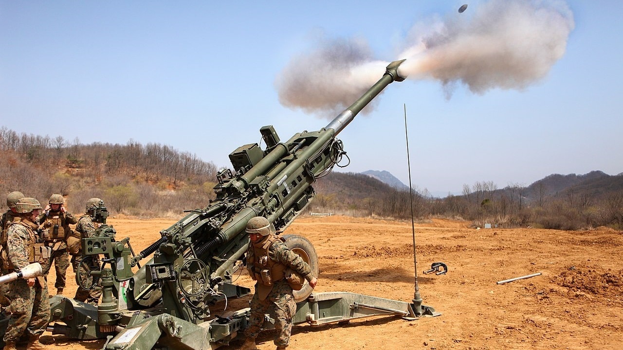 Ukraine's Secret Weapon: US Military M777 Howitzers Are Pounding Russia -  19FortyFive