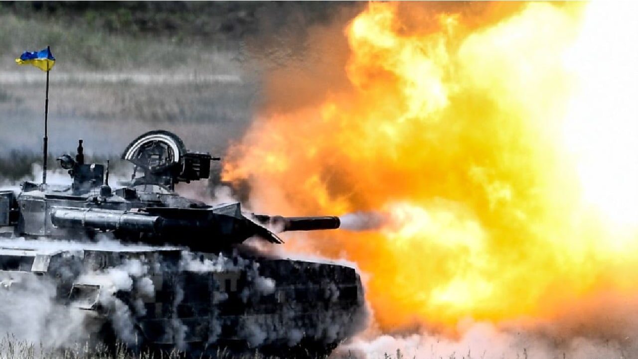 Image of Ukraine tank firing. Image Credit: Creative Commons.