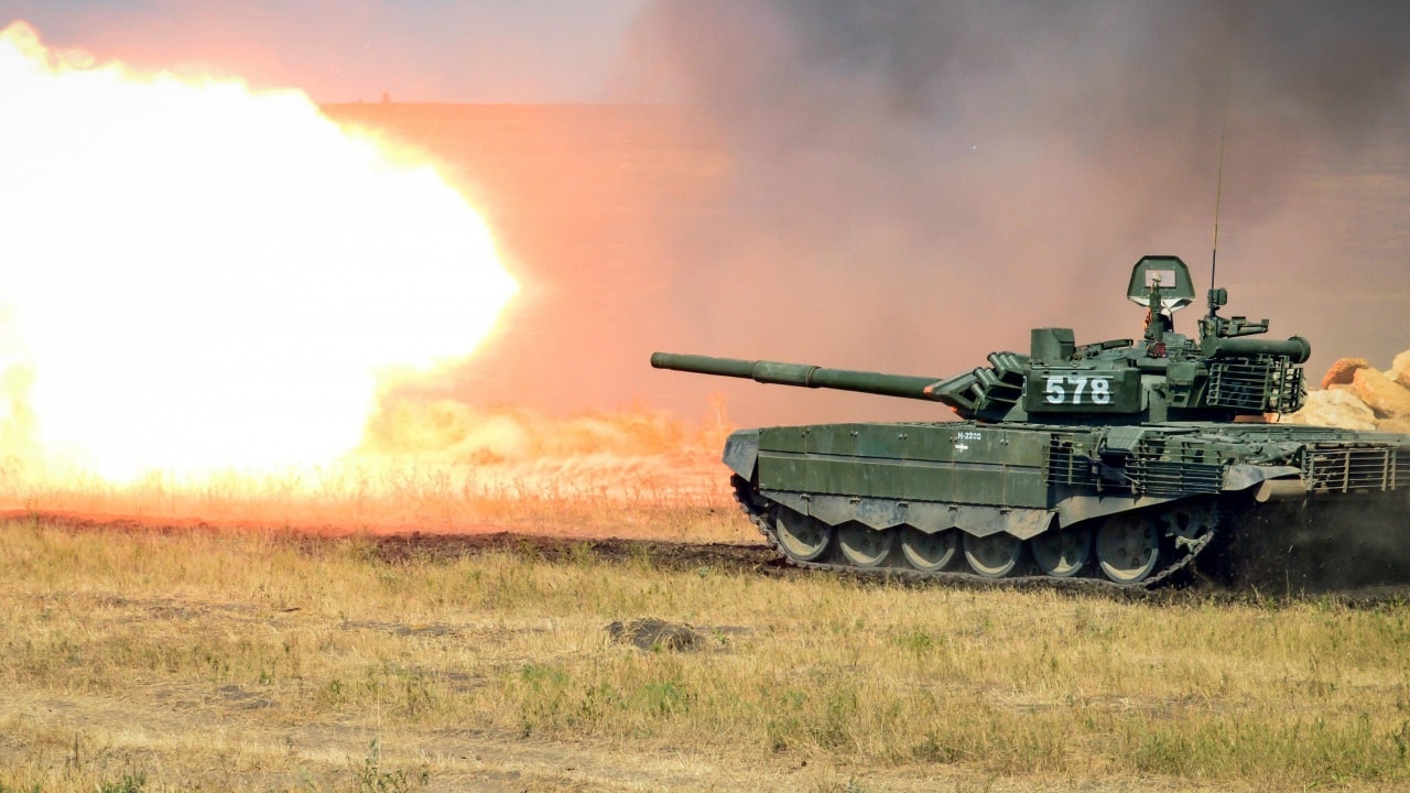 T-72 tank firing. Image Credit: Creative Commons.