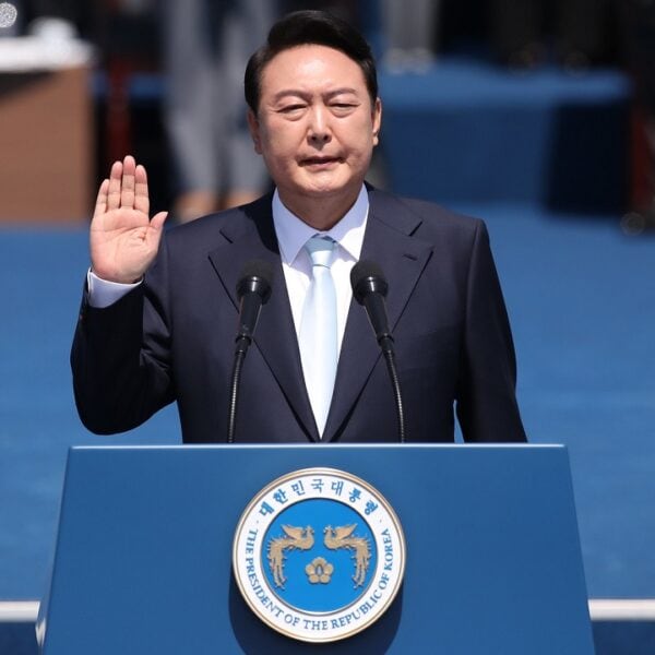 Jong Eun Lee