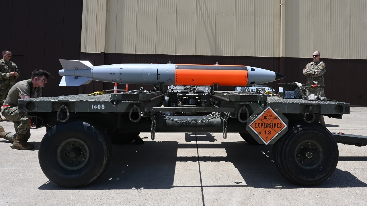 The 72nd Test and Evaluation Squadron test loads a new nuclear-capable weapons delivery system for the B-2 Spirit bomber on June 13, 2022 at Whiteman Air Force Base, Missouri. The 72nd TES conducts testing and evaluation of new equipment, software and weapons systems for the B-2 Spirit Stealth Bomber. (U.S. Air Force photo by Airman 1st Class Devan Halstead)