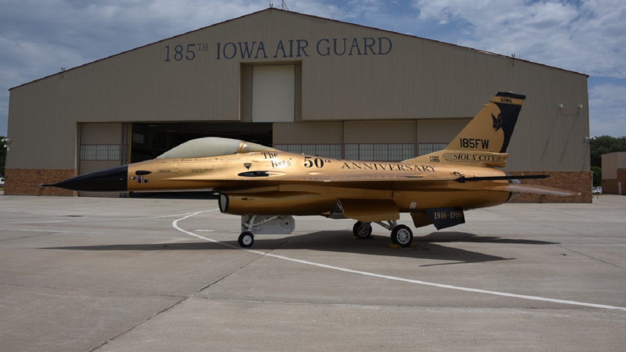 Gold F-16