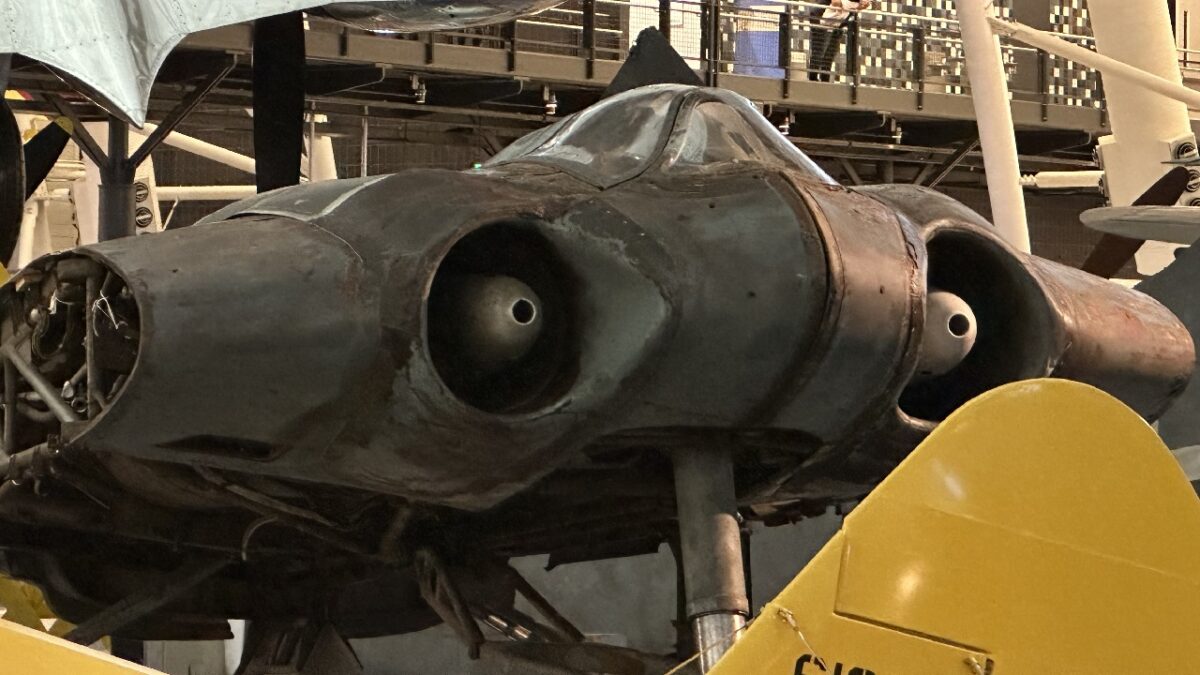 Ho 229