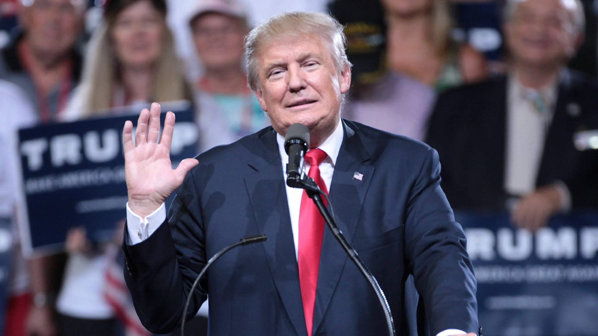 By Gage Skidmore: Donald Trump speaking with supporters at a campaign rally at Veterans Memorial Coliseum at the Arizona State Fairgrounds in Phoenix, Arizona.