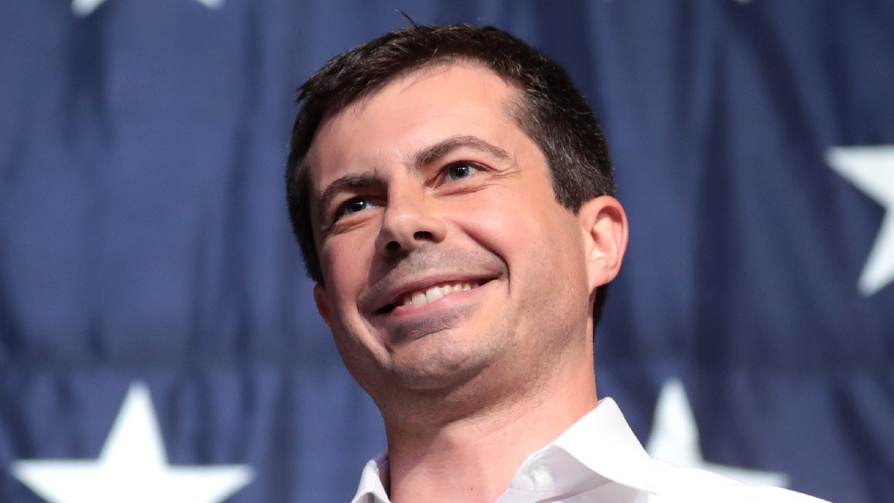 Mayor Pete Buttigieg speaking with attendees at the 2019 Iowa Democratic Wing Ding at Surf Ballroom in Clear Lake, Iowa. By Gage Skidmore.
