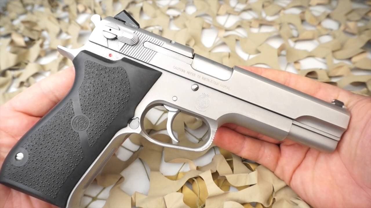 Smith & Wesson Model 1006. Image Credit: Creative Commons.