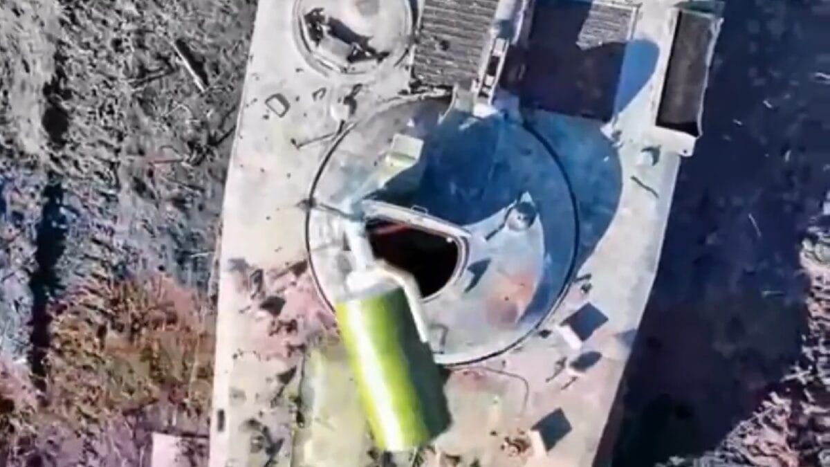 'Dead Tanks' New Footage Shows Ukraine Destroying Russian Armor in