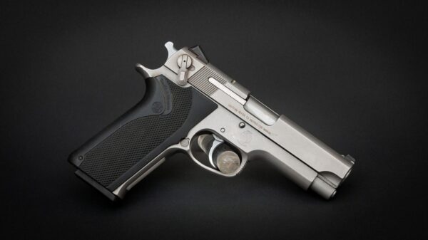Smith & Wesson M4006