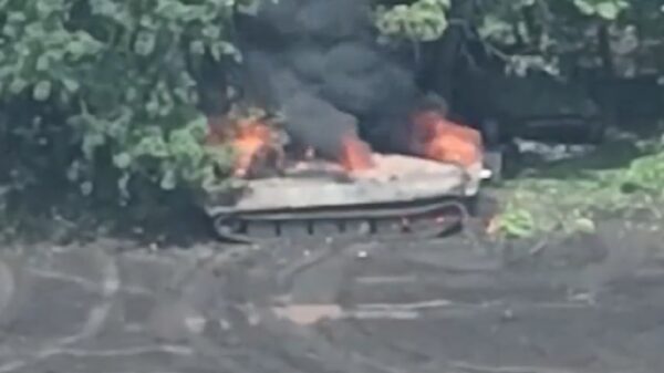 A Russian MT-LB armored personnel carrier was destroyed by an artillery strike of the Ukrainian 40th Artillery Brigade in #Luhansk Oblast. Image Credit: Twitter.