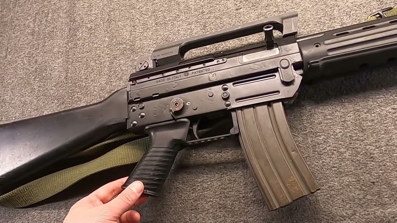 Beretta AR 70/90. Image Credit: YouTube Screenshot.