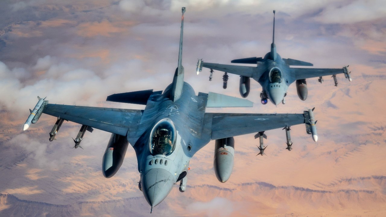 F-16 Fighter.