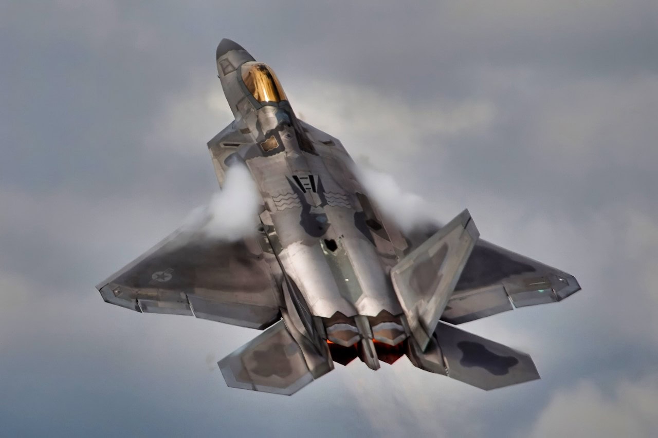 ‘Super’ F-22 Raptor Fighter Could Become an Air Force ‘Science Experiment’ Gone Wrong