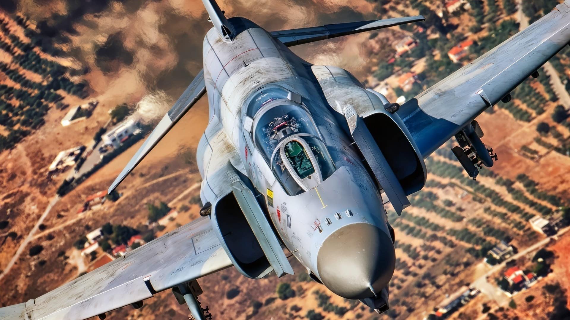 Mach 2.2 F-4 Phantom II Fighter Has a Message for the U.S. Military