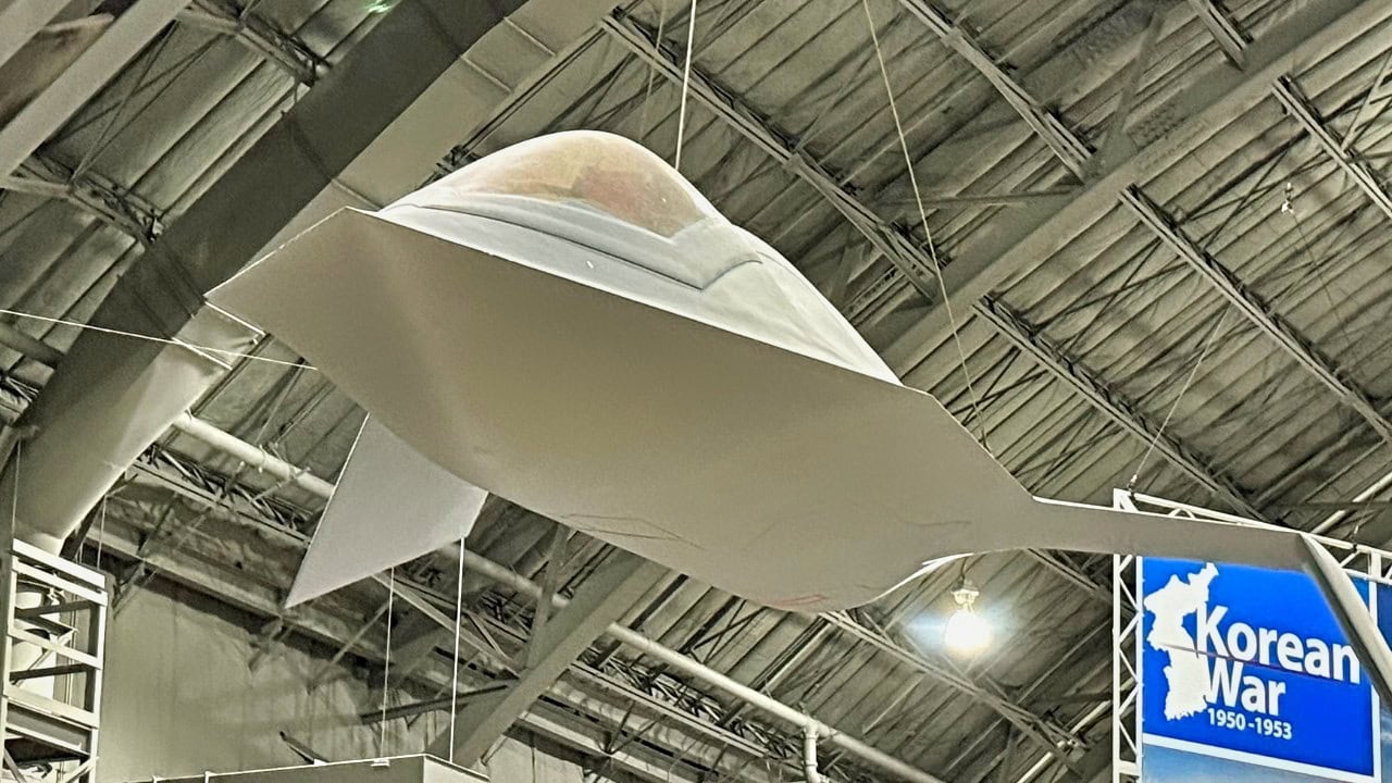 YF-118G. Nuotrauka padaryta Harry J. Kazianis 19FortyFive.