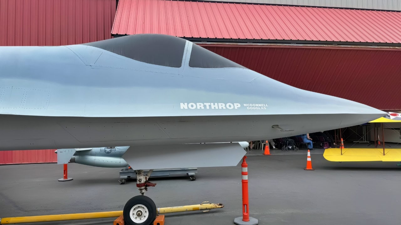 The YF-23 Black Widow II Stealth Fighter Has a Message for Every Military On Earth