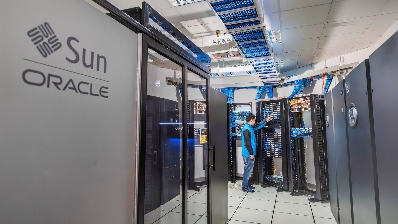 Missouri U.S. Senator Josh Hawley Wants Big AI Data Centers to Build Their Own Power Plants