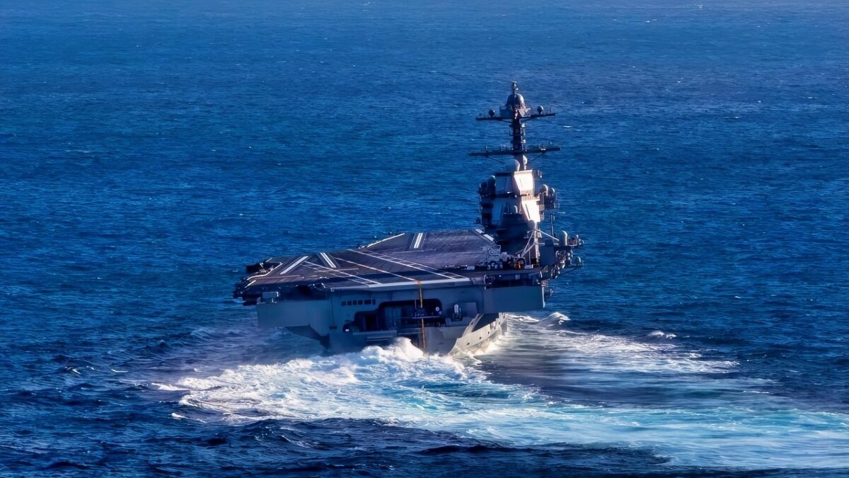 Aircraft Carrier USS Gerald R. Ford Cost $13,000,000,000: 600 Sailors ...