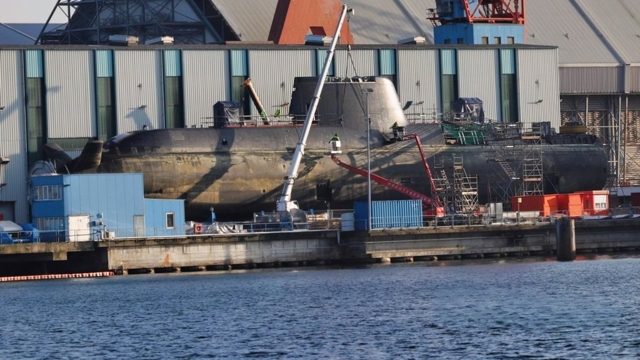 “Unstoppable Patriot Submarine: Defending Our Shores with Elite Stealth Technology”