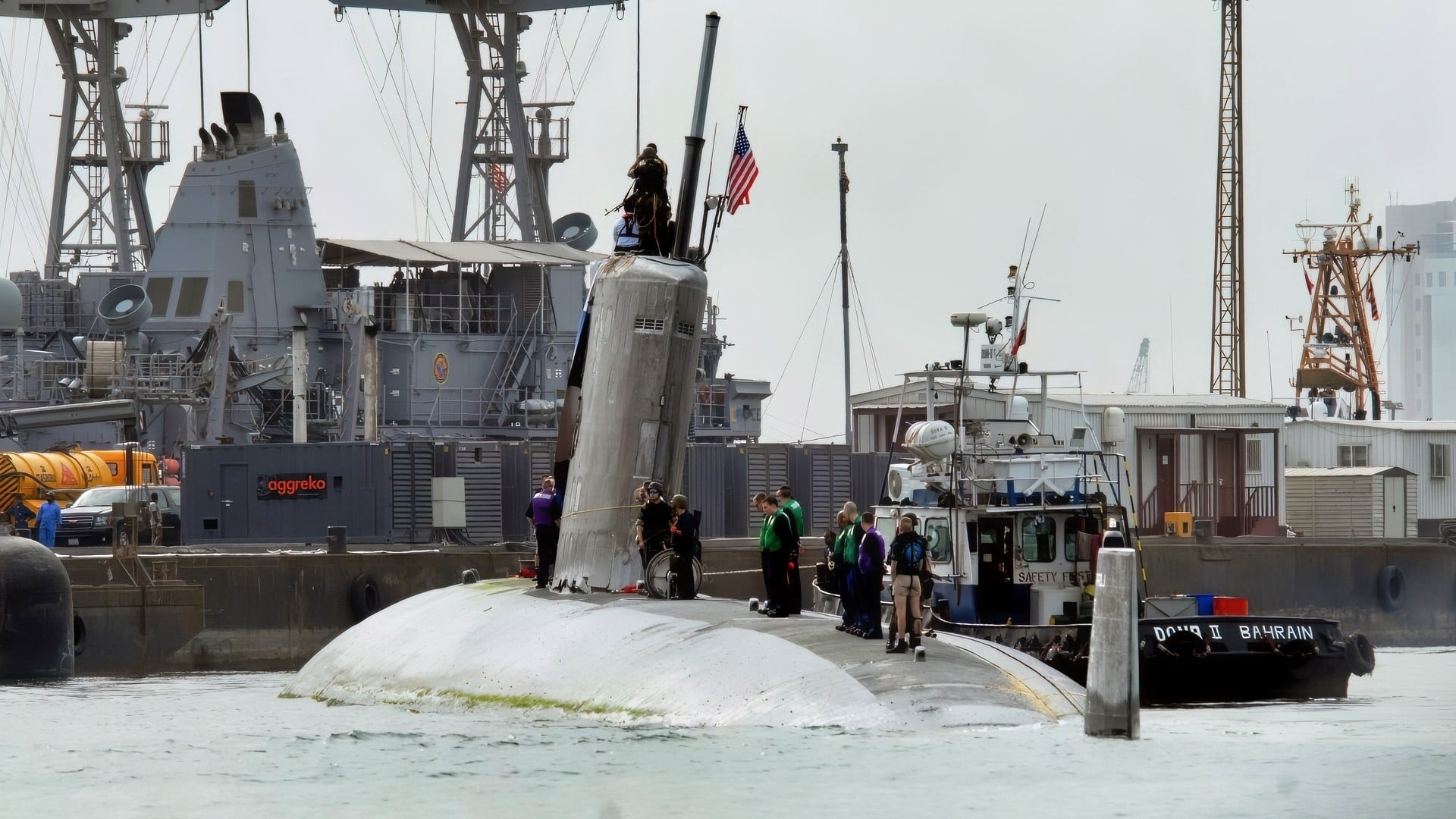 BAHRAIN (March 21, 2009) The Los Angeles-class attack submarine USS Hartford (SSN 768) arrives pier side at Mina Salman pier in Bahrain where U.S. Navy engineers and inspection teams will asses and evaluate damage that resulted from a collision with the amphibious transport dock ship USS New Orleans (LPD 18) in the Strait of Hormuz March 20. Overall damage to both ships is being evaluated. The incident remains under investigation. Hartford is deployed to the U.S. 5th fleet area of responsibility to support maritime security operations. (U.S. Navy photo by Cmdr. Jane Campbell/Released) (c)RoebuckPhoto