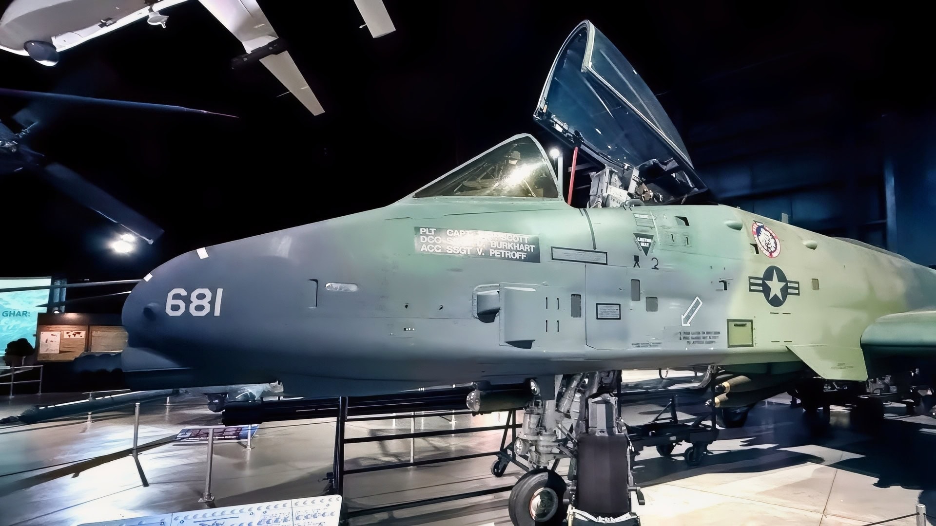 An A-10 Warthog Was Hit by Iranian Ground Fire and Kept Flying — The Pilot Nursed It All the Way to Kuwait Airspace Before Ejecting