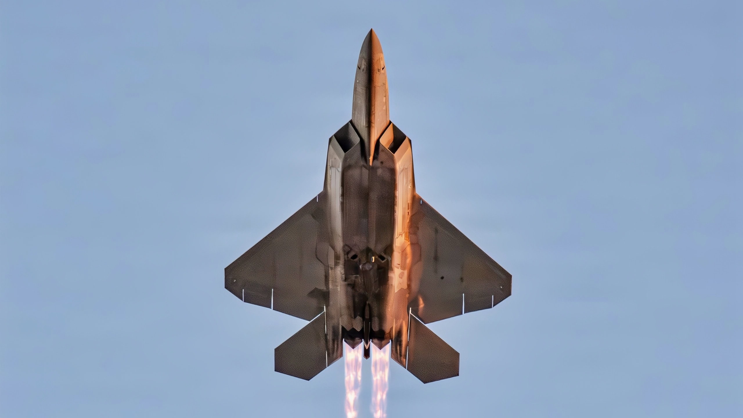 U.S. Air Force Capt. Nick “Laz” Le Tourneau, pilot and commander of the F-22 Raptor Aerial Demonstration Team, performs an aerial demonstration during the 52nd Annual SUN 'n FUN Aerospace Expo in Lakeland, Florida, April 14, 2026. Capt. Le Tourneau showcased the unmatched capabilities of the F-22 to the SUN ‘n FUN crowds by performing multiple series of combat maneuvers. (U.S. Air Force photo by Staff Sgt. Mary Bowers)