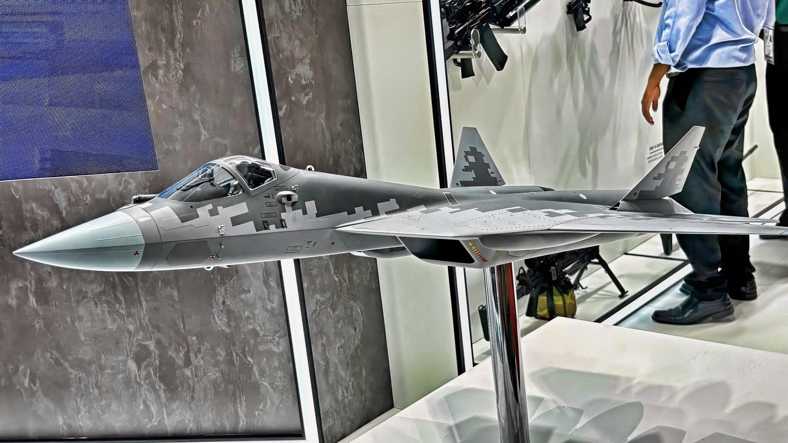 Model Su-57 Felon Fighter