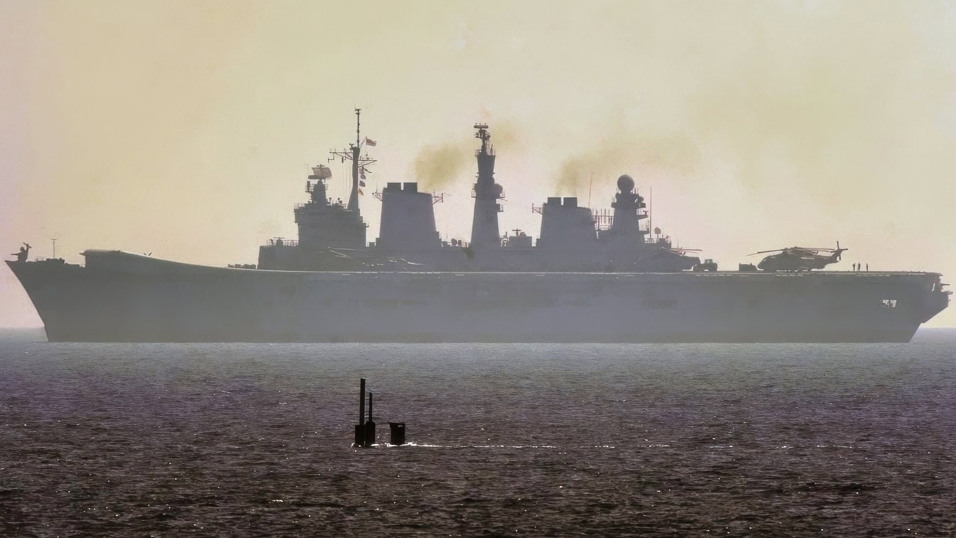 HMS Illustrious and USS Dallas Creative Commons Photo