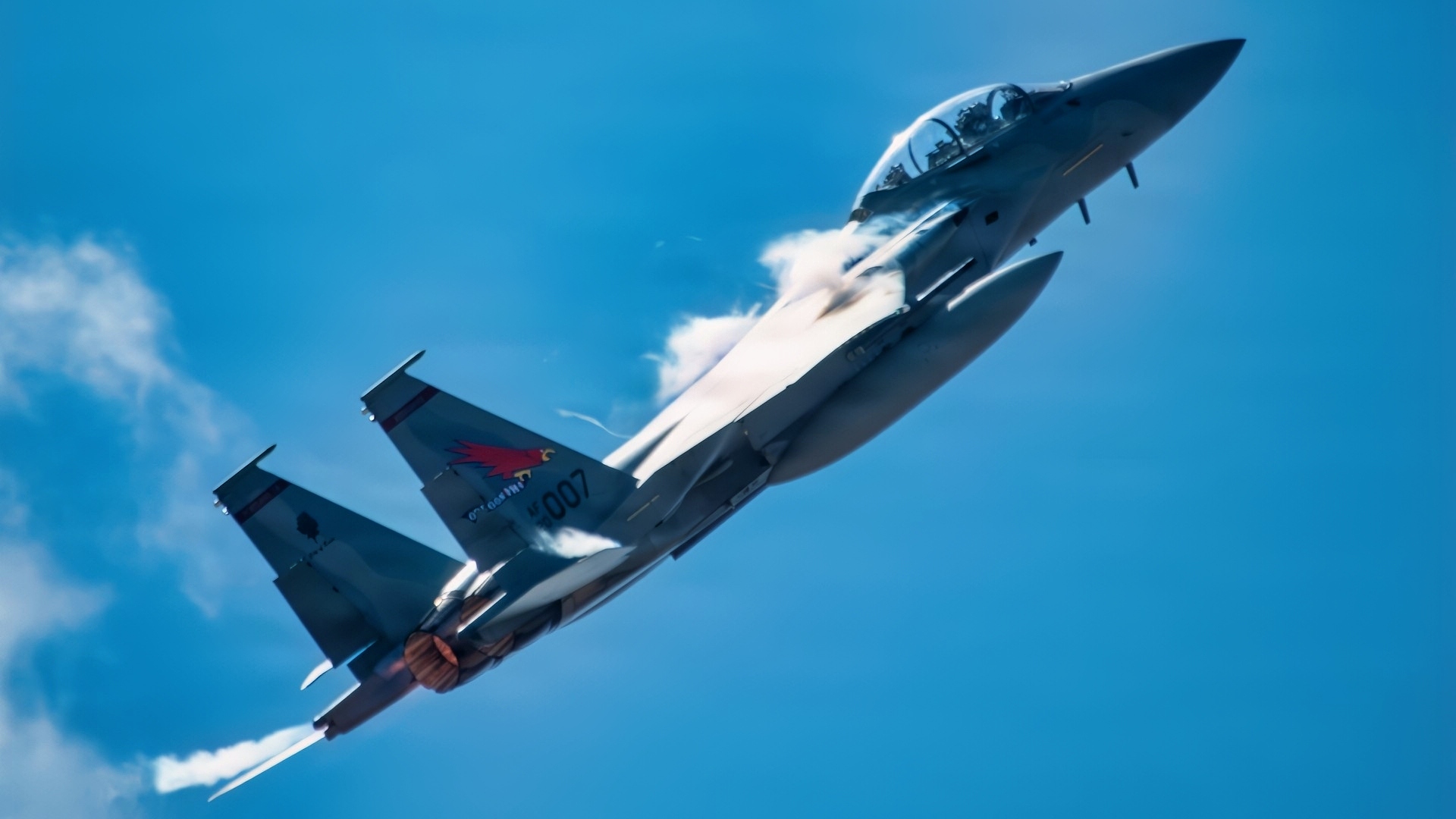 An F-15EX from the 123rd Fighter Squadron soars through the air at the Oregon International Air Show in McMinnville, Ore., Aug. 16, 2026. (U.S. Air National Guard photo by Tech. Sgt. Alexander Frank)